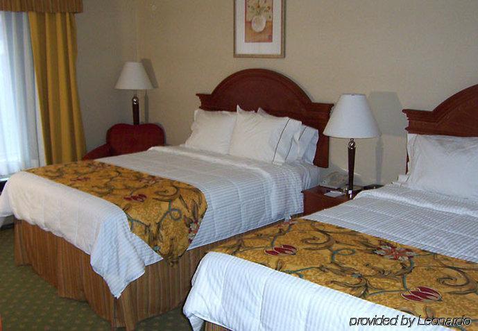 Fairfield Inn & Suites Detroit Farmington Hills Room photo